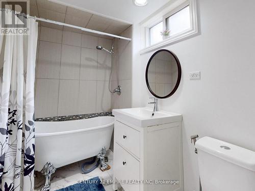 591 Dogwood Lane, Waterloo, ON - Indoor Photo Showing Bathroom