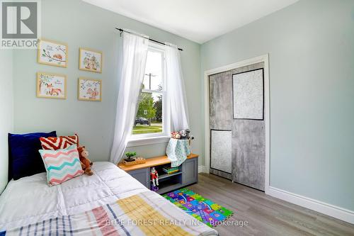 58 Mackay Avenue, London, ON - Indoor Photo Showing Bedroom