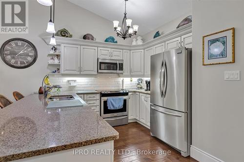 75 Chadwin Drive, Kawartha Lakes, ON - Indoor Photo Showing Kitchen With Double Sink With Upgraded Kitchen