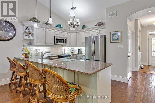 75 Chadwin Drive, Kawartha Lakes, ON - Indoor Photo Showing Kitchen With Double Sink With Upgraded Kitchen