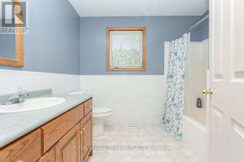 1104 Gladstone Drive, Thames Centre (Dorchester), ON - Indoor Photo Showing Bathroom