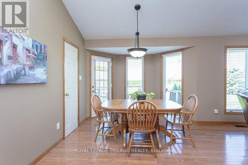 1104 Gladstone Drive, Thames Centre (Dorchester), ON - Indoor Photo Showing Dining Room