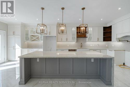 52 Davinci Boulevard, Hamilton, ON - Indoor Photo Showing Kitchen With Upgraded Kitchen