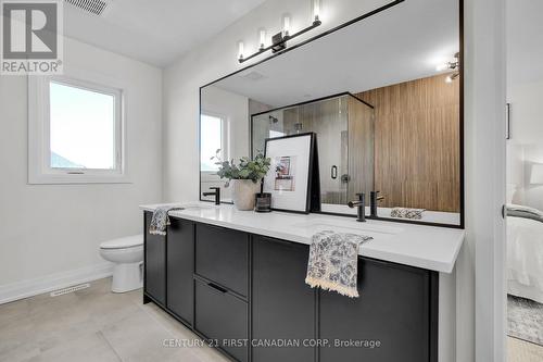 1914 Fountain Grass Drive, London, ON - Indoor Photo Showing Bathroom