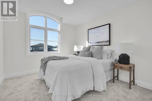 1914 Fountain Grass Drive, London, ON - Indoor Photo Showing Bedroom