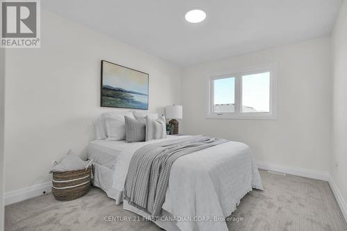 1914 Fountain Grass Drive, London, ON - Indoor Photo Showing Bedroom