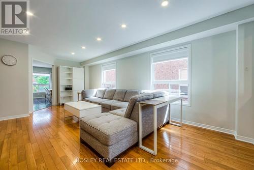 3842 Foxborough Trail, Mississauga, ON - Indoor Photo Showing Living Room