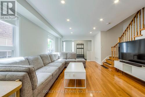 3842 Foxborough Trail, Mississauga, ON - Indoor Photo Showing Living Room