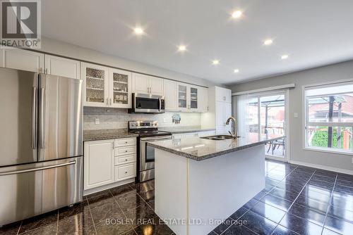 3842 Foxborough Trail, Mississauga, ON - Indoor Photo Showing Kitchen With Stainless Steel Kitchen With Upgraded Kitchen