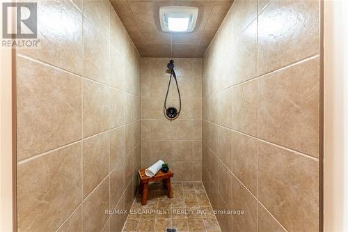 961 Park Avenue W, Burlington, ON - Indoor Photo Showing Bathroom