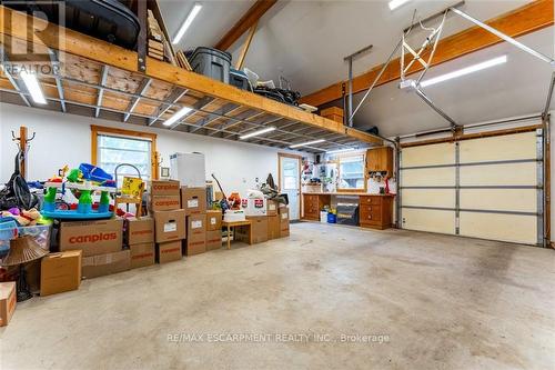 961 Park Avenue W, Burlington, ON - Indoor Photo Showing Garage