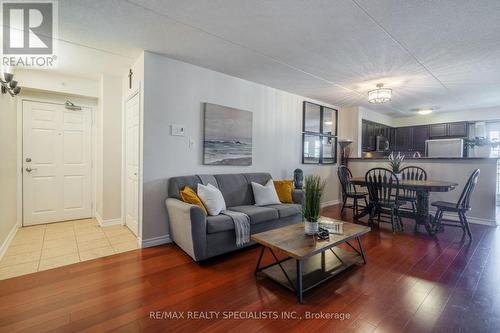 201 - 1340 Main Street E, Milton, ON - Indoor Photo Showing Living Room