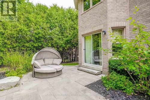 7 Falling Leaf Court, Aurora (Hills Of St Andrew), ON 