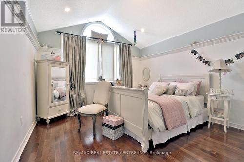 4210 Sarazen Drive, Burlington, ON - Indoor Photo Showing Bedroom