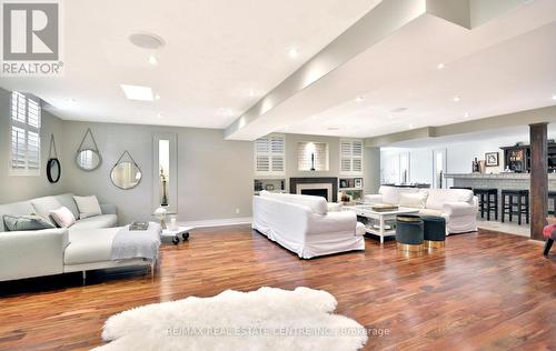 4210 Sarazen Drive, Burlington, ON - Indoor Photo Showing Living Room
