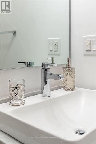 4711 - 14 York Street, Toronto, ON - Indoor Photo Showing Bathroom