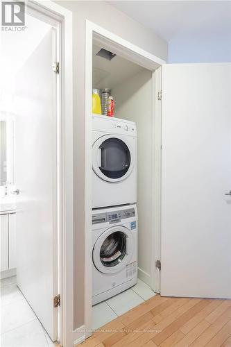4711 - 14 York Street, Toronto, ON - Indoor Photo Showing Laundry Room