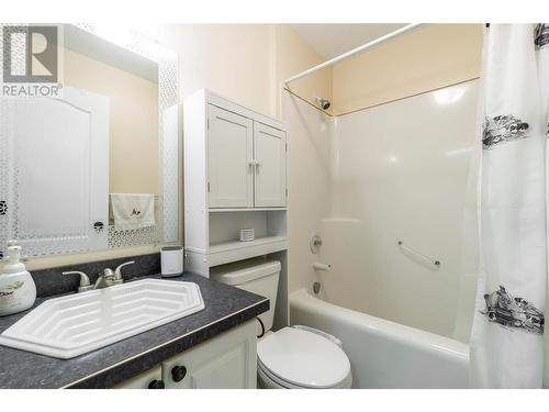3330 60 Street Nw, Salmon Arm, BC - Indoor Photo Showing Bathroom