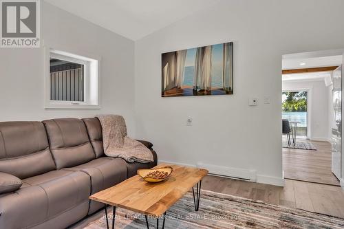 178 Front Street W, Kawartha Lakes, ON - Indoor Photo Showing Living Room