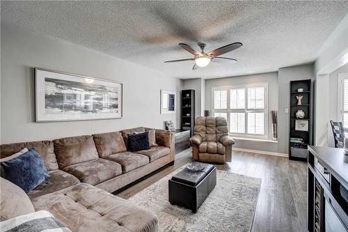 5658 Rosaline Road, Burlington, ON - Indoor Photo Showing Living Room