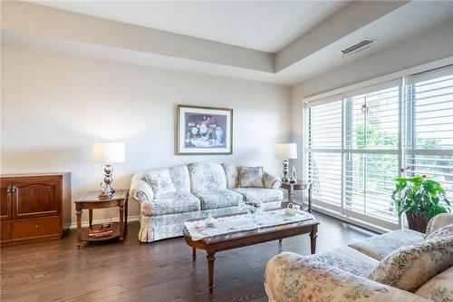 2075 Amherst Heights Drive|Unit #208, Burlington, ON - Indoor Photo Showing Living Room