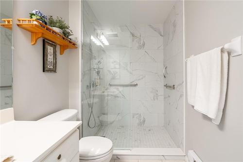 2075 Amherst Heights Drive|Unit #208, Burlington, ON - Indoor Photo Showing Bathroom