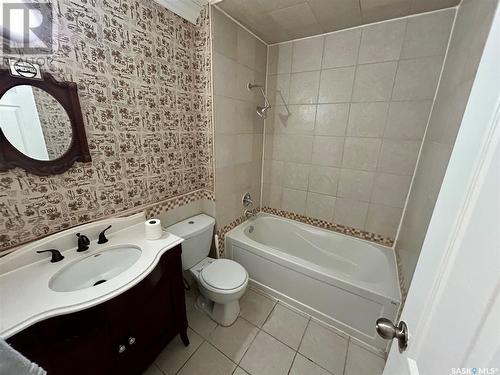 355 Thain Crescent, Saskatoon, SK - Indoor Photo Showing Bathroom