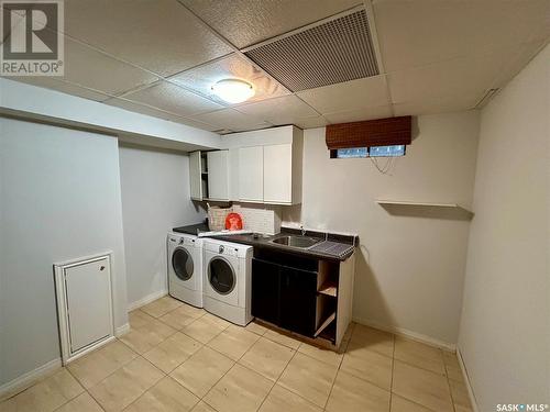 355 Thain Crescent, Saskatoon, SK - Indoor Photo Showing Laundry Room