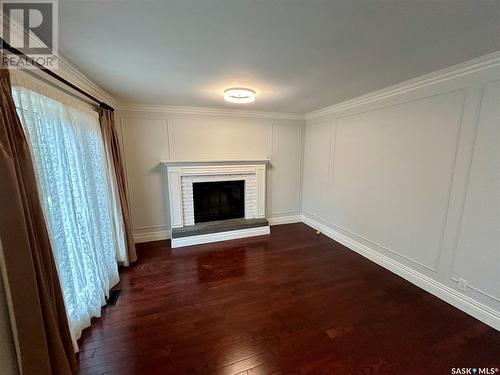 355 Thain Crescent, Saskatoon, SK - Indoor Photo Showing Living Room With Fireplace