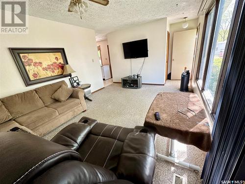 1733/1735 Eaglesham Avenue, Weyburn, SK - Indoor Photo Showing Living Room