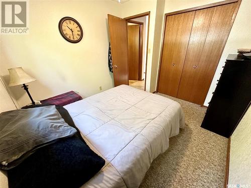 1733/1735 Eaglesham Avenue, Weyburn, SK - Indoor Photo Showing Bedroom