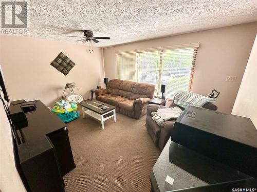 1733/1735 Eaglesham Avenue, Weyburn, SK - Indoor Photo Showing Living Room