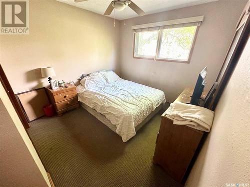 1733/1735 Eaglesham Avenue, Weyburn, SK - Indoor Photo Showing Bedroom