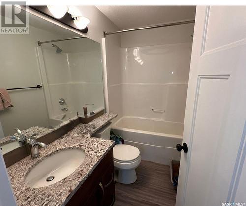 402 1220 Blackfoot Drive, Regina, SK - Indoor Photo Showing Bathroom