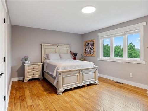 2210 Highway 54, Caledonia, ON - Indoor Photo Showing Bedroom