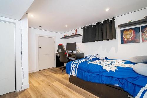72 Barclay Street, Hamilton, ON - Indoor Photo Showing Bedroom