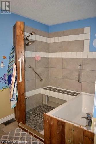 24 Murray Street, Sundridge, ON - Indoor Photo Showing Bathroom