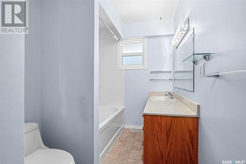 502 Copland Crescent, Saskatoon, SK - Indoor Photo Showing Bathroom