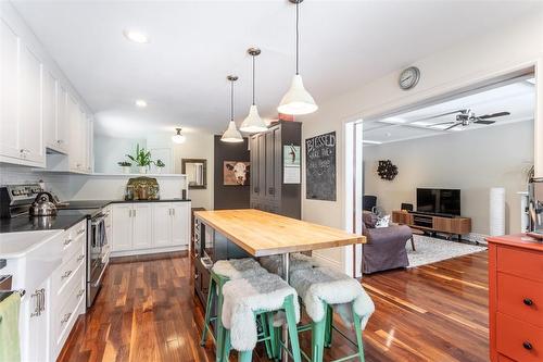 607 Locust Street, Burlington, ON - Indoor Photo Showing Kitchen With Upgraded Kitchen