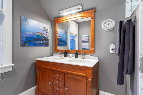 607 Locust Street, Burlington, ON - Indoor Photo Showing Bedroom