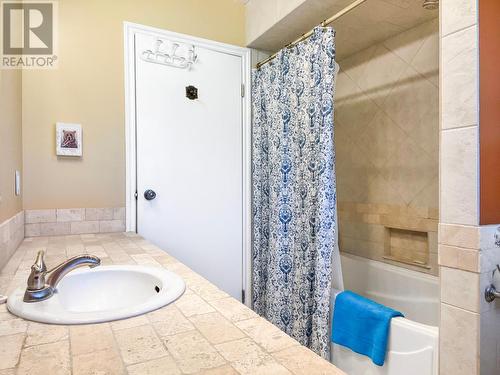 73 Harbour Key Drive, Osoyoos, BC - Indoor Photo Showing Bathroom