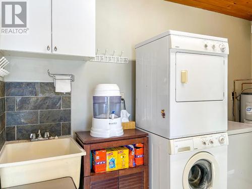 73 Harbour Key Drive, Osoyoos, BC - Indoor Photo Showing Laundry Room