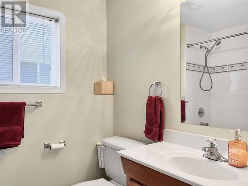 55 Cactus Crescent, Osoyoos, BC - Indoor Photo Showing Bathroom