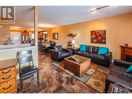 4300 44 Avenue Unit# 110, Osoyoos, BC - Indoor Photo Showing Living Room