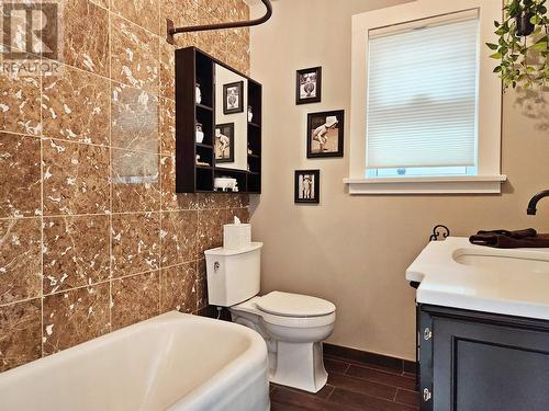 683 St Laurent Avenue, Quesnel, BC - Indoor Photo Showing Bathroom