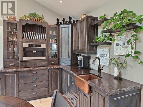 683 St Laurent Avenue, Quesnel, BC - Indoor Photo Showing Kitchen