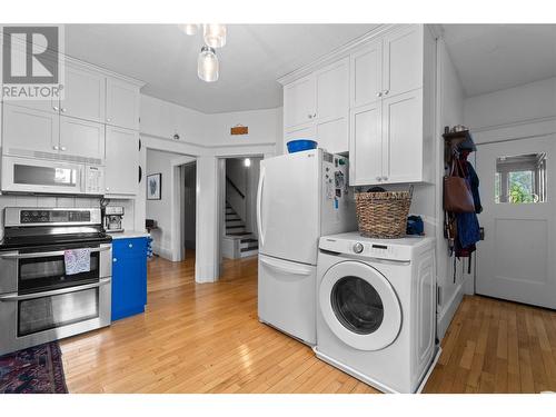 671 2Nd Avenue Ne, Salmon Arm, BC - Indoor Photo Showing Laundry Room