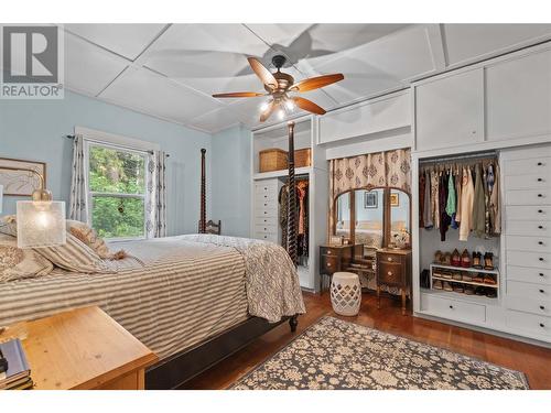 671 2Nd Avenue Ne, Salmon Arm, BC - Indoor Photo Showing Bedroom