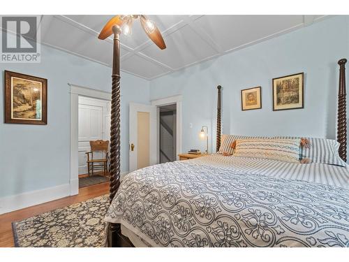 671 2Nd Avenue Ne, Salmon Arm, BC - Indoor Photo Showing Bedroom