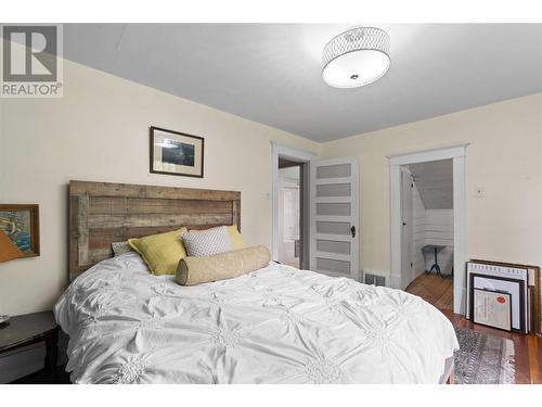 671 2Nd Avenue Ne, Salmon Arm, BC - Indoor Photo Showing Bedroom